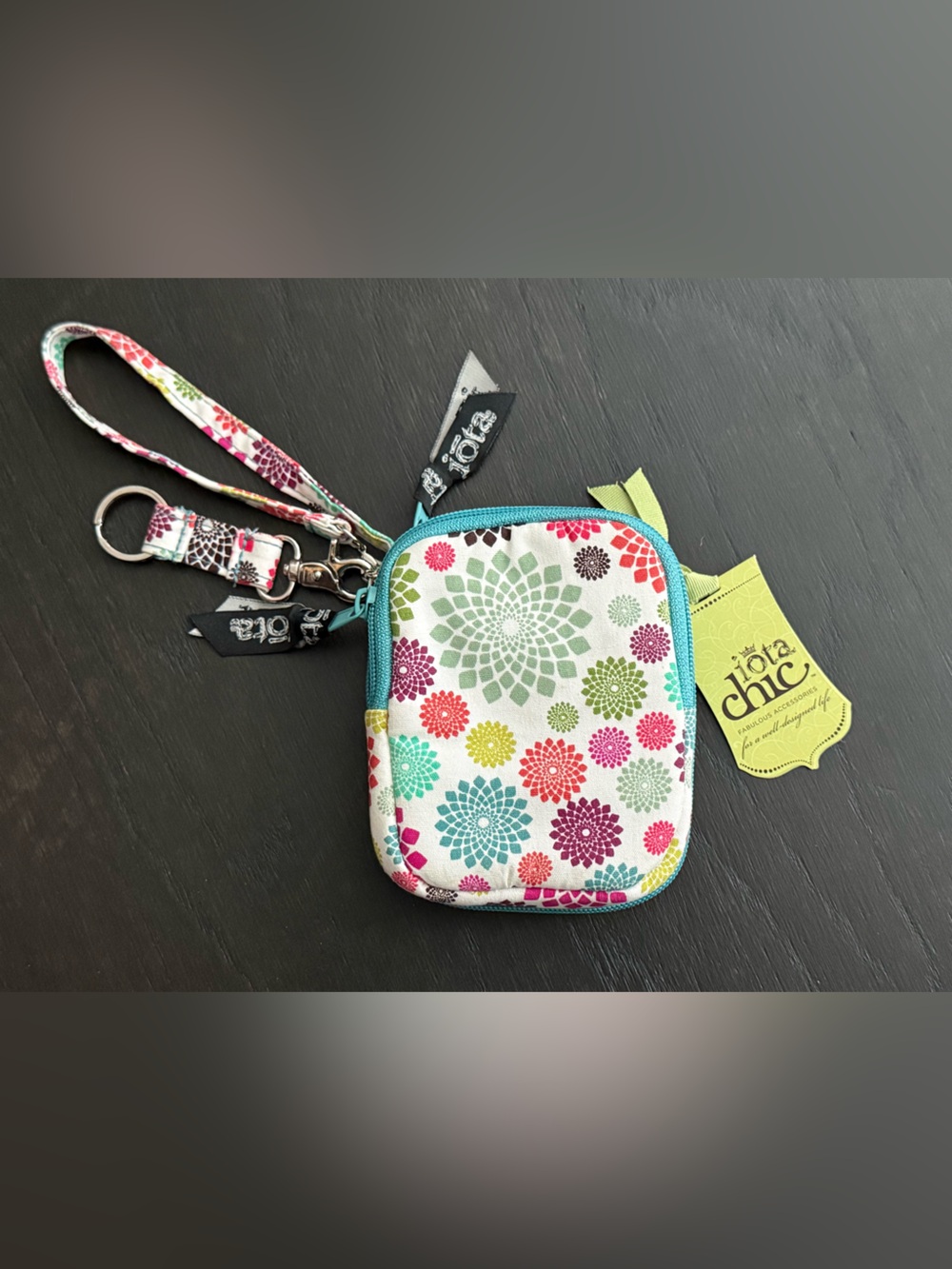 New Iota Chic All-In-One Wristlet Floral "Tess" Pattern